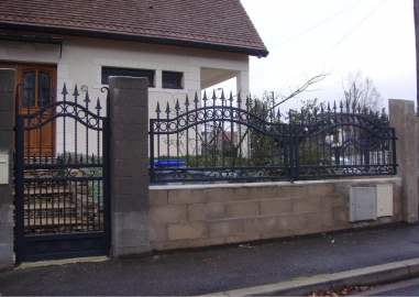 Portail en fer forgé Val de Fontenay - portillon et grilles